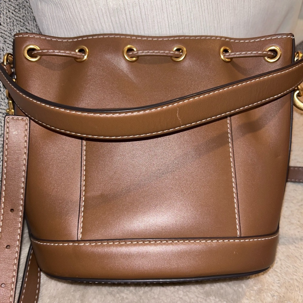 Tory Burch T Monogram Bucket Bag - Picture 5 of 16